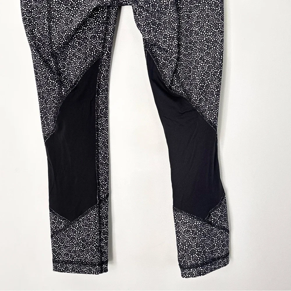 Lululemon Pace Rival Crop Leggings W/ Pockets Size 6 Freckle Flower Black White